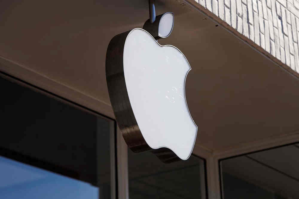 US charges former Apple employee for trying to steal technology, fleeing to China 