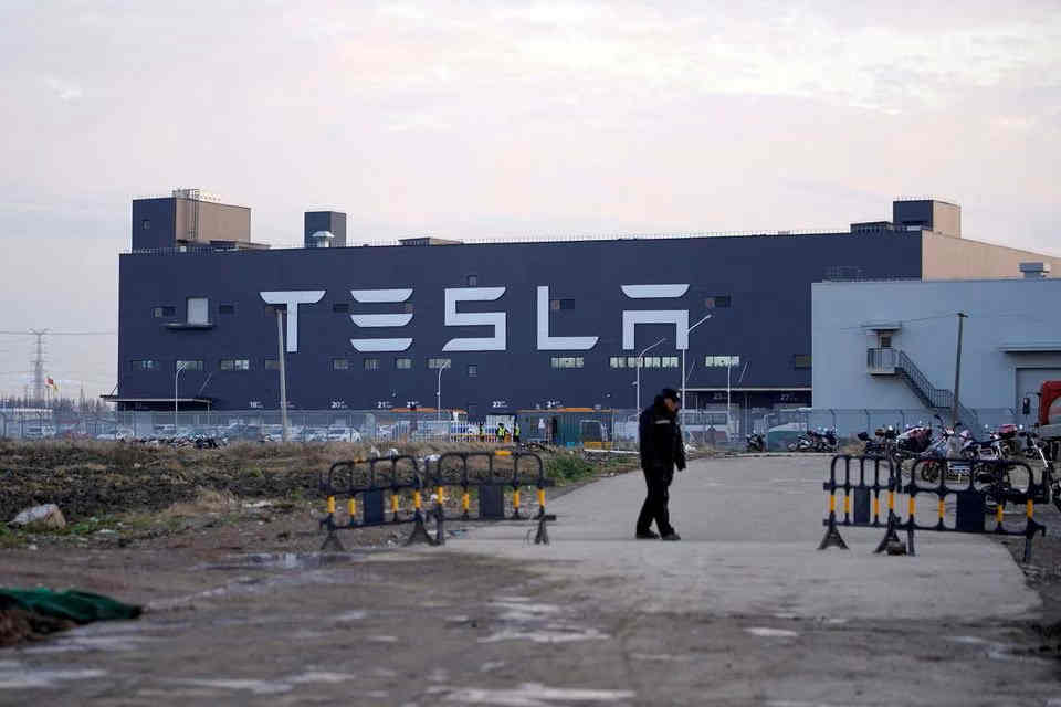 Tesla offers China-made electric vehicles for sale in Canada 